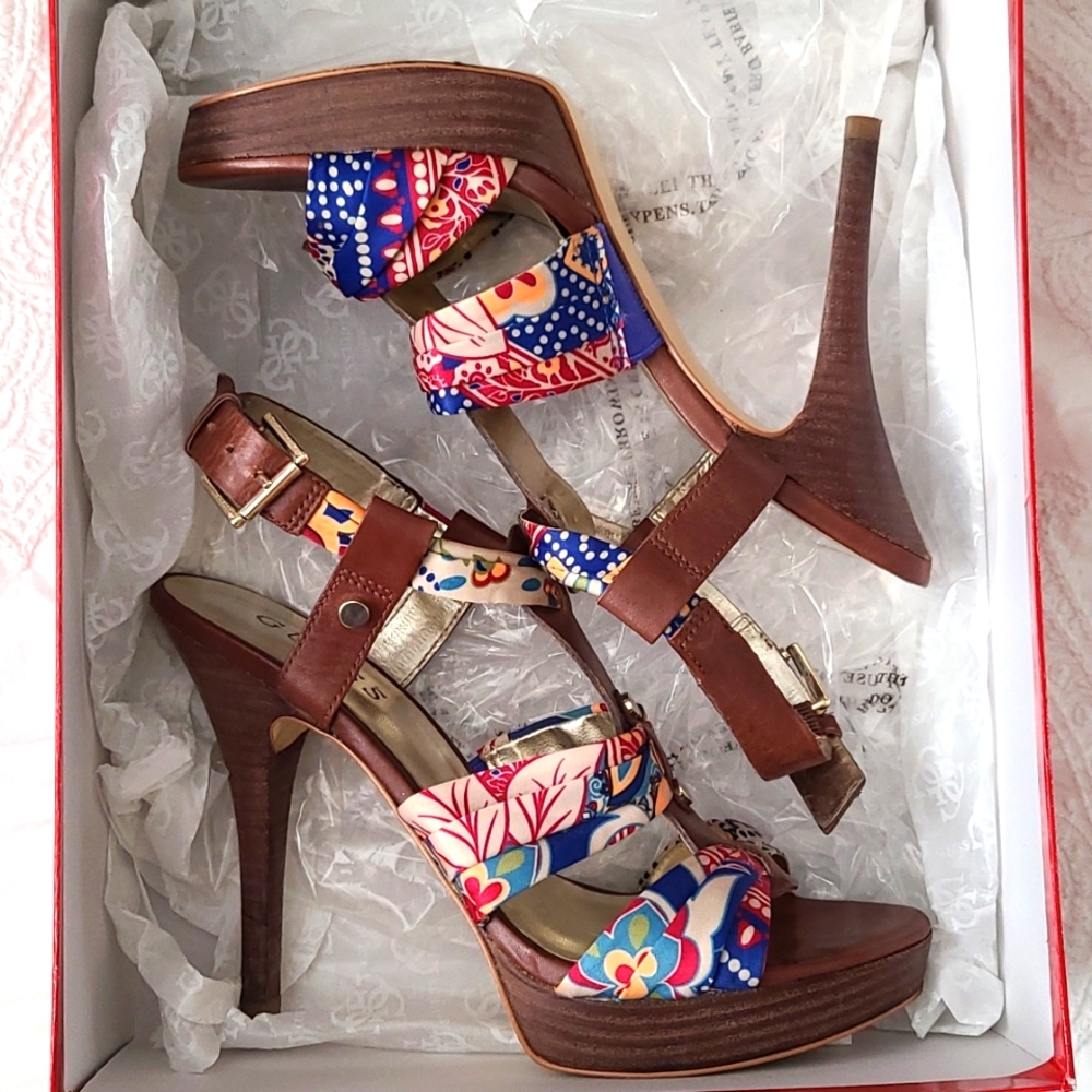 GUESS Gwkaedi size 6